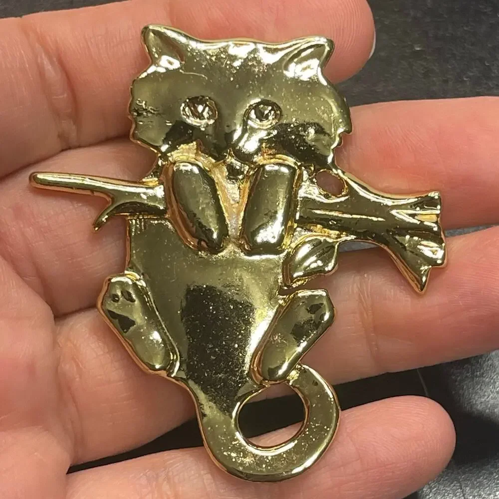 Vintage Gold Tone Cat Climbing Branch Pin Brooch 2